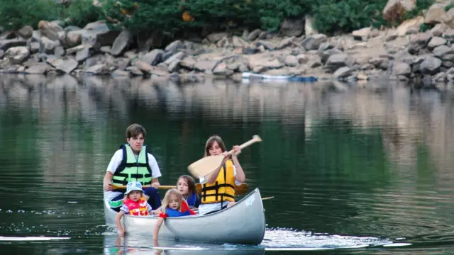 Canot Camping