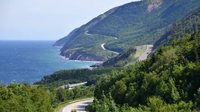 Chemin du Parc National des Hautes Terres du Cap Breton au Canada
