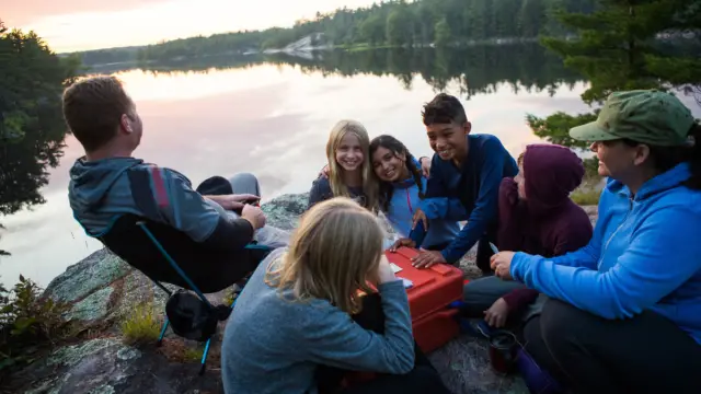 Au-delà de l’ordinaire : voyage d’aventure en famille au Canada