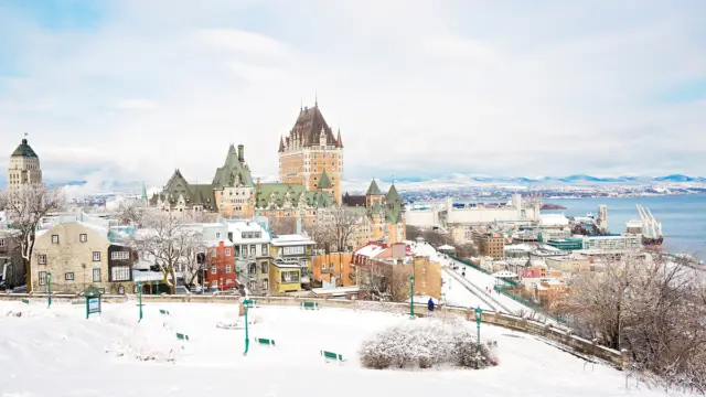 Chateau Frontenac au Québec sous la neige